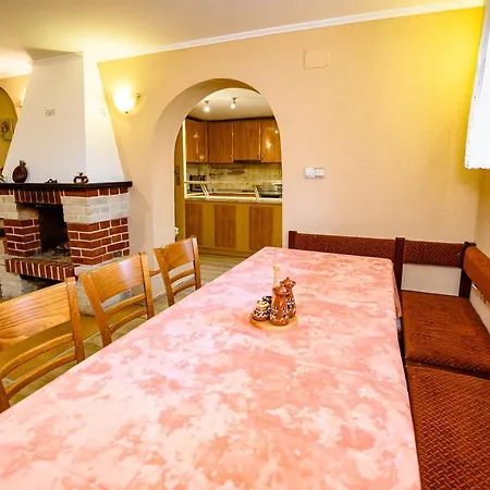 Lalev Guest house
