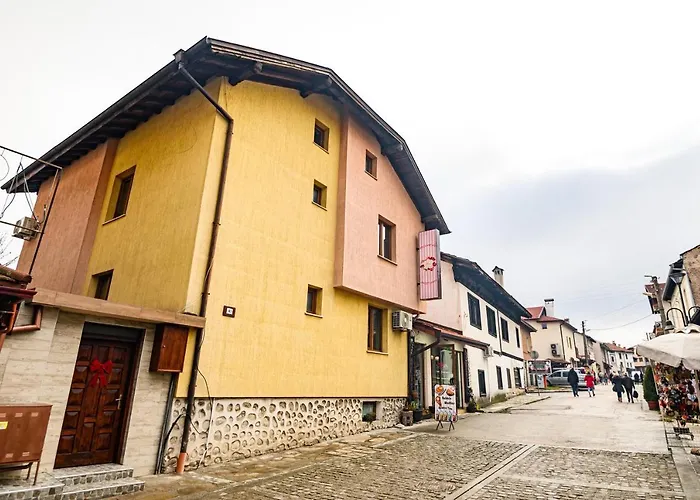 Lalev Πανσιόν